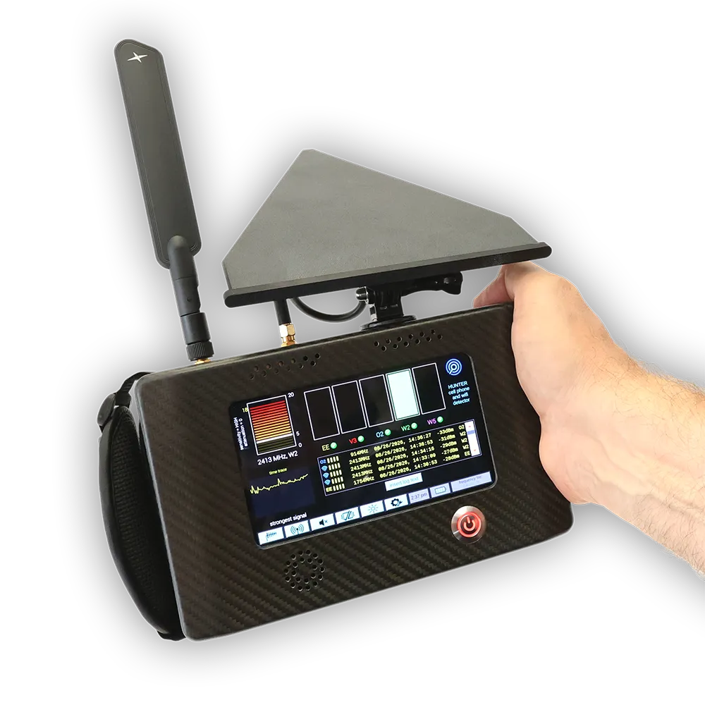 Comms-Tek Hunter in hands